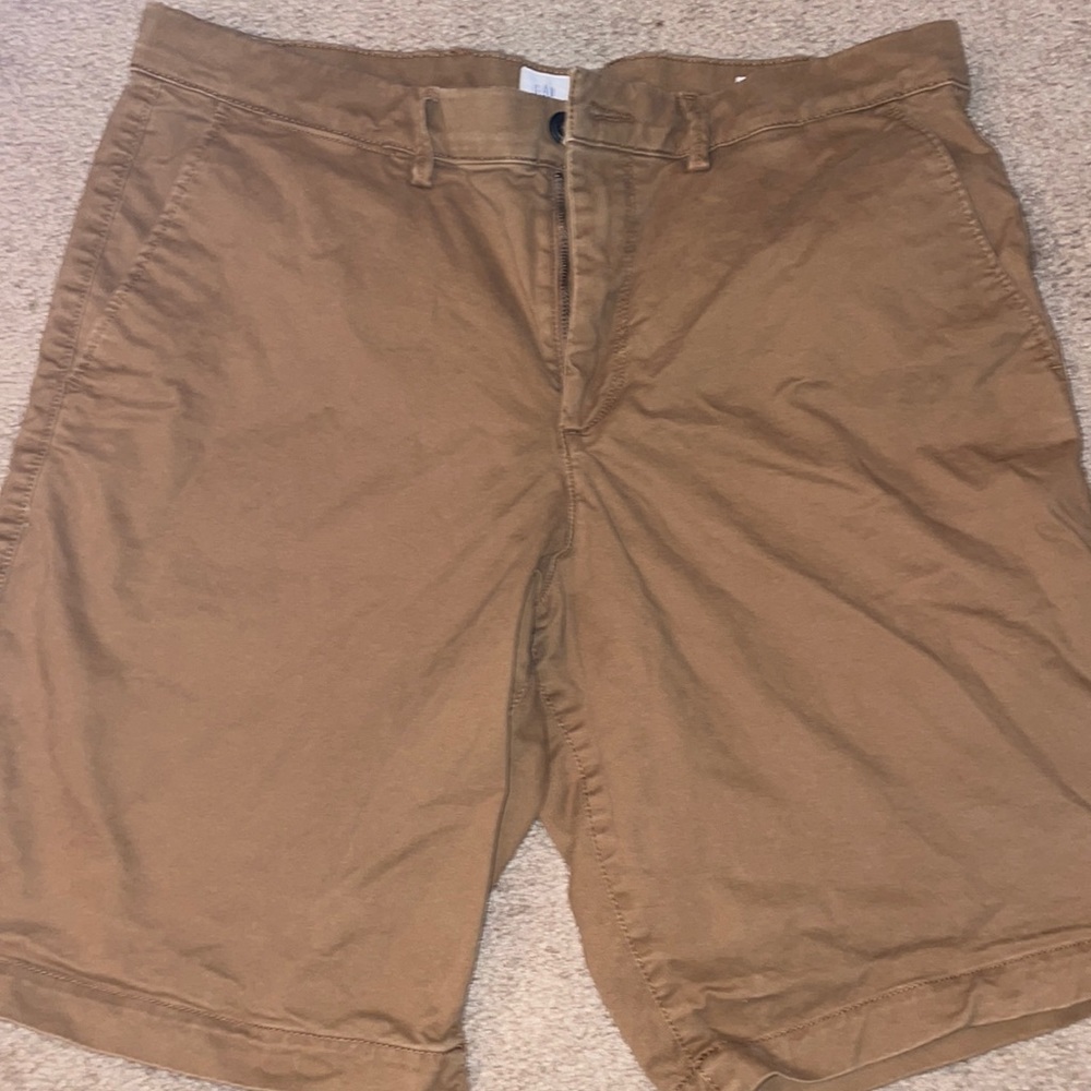 Gap men’s khaki shorts